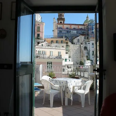 Attico Del Cavaliere アパート アトラーニ